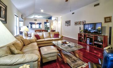 10904 Grapevine Ln in Austin, TX - Building Photo - Building Photo