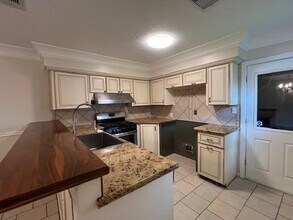 9522 Kerrwood Ln in Houston, TX - Building Photo - Building Photo