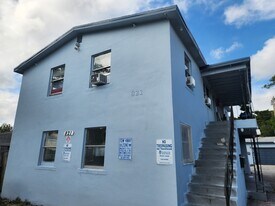 821 14th St in West Palm Beach, FL - Building Photo