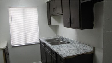 7506 Needle Leaf Pl in Tampa, FL - Building Photo - Building Photo