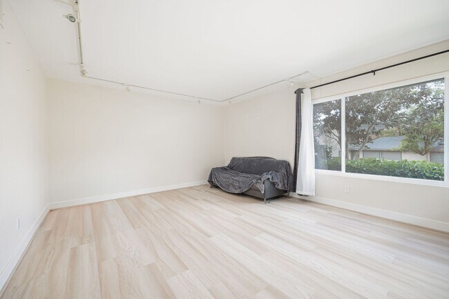 8455 Summerdale Rd in San Diego, CA - Building Photo - Building Photo