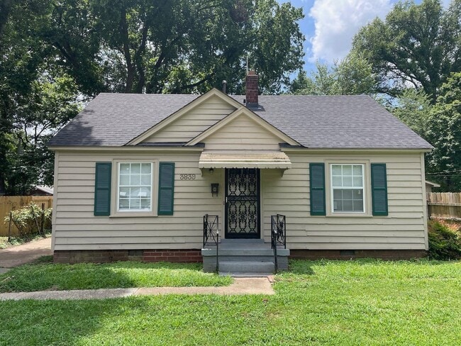property at 3839 Maid Marian Ln