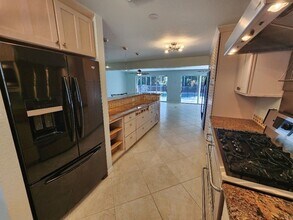 613 Yupon Ave in New Smyrna Beach, FL - Building Photo - Building Photo