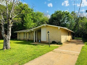 5744 Oakwild Dr in Montgomery, AL - Building Photo - Building Photo