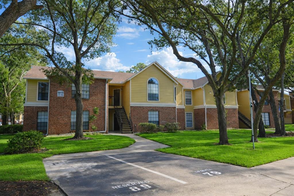 8613 Mallard Reserve Dr in Tampa, FL - Building Photo