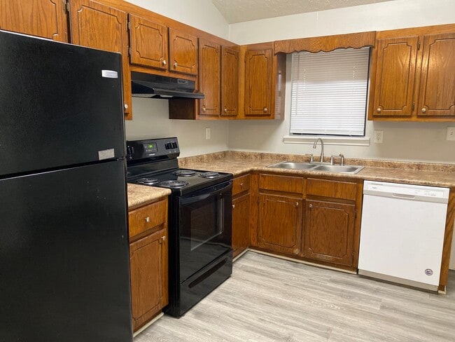 75 Rushwood Dr in Jackson, TN - Building Photo - Building Photo