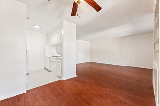 10535 Lindley Avenue in Northridge, CA - Building Photo - Building Photo