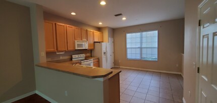 8770 Christie Dr in Largo, FL - Building Photo - Building Photo