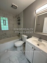 1141 Deerfield Rd, Unit 2B in Deerfield, IL - Building Photo - Building Photo