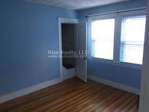 43 Glenmont Rd, Unit #2 in Boston, MA - Foto de edificio - Building Photo