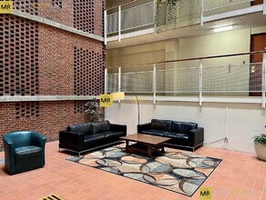 29 Concord Ave, Unit 512 in Cambridge, MA - Foto de edificio - Building Photo