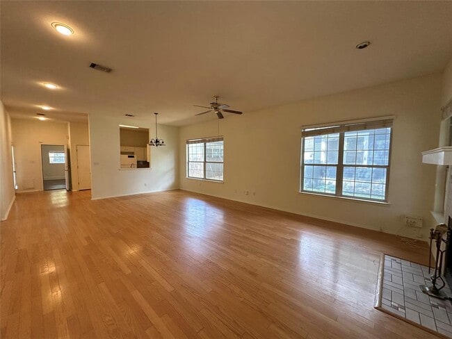 311 E 38th St in Austin, TX - Building Photo - Building Photo