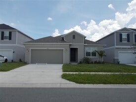 565 Overpool Ave in Davenport, FL - Building Photo