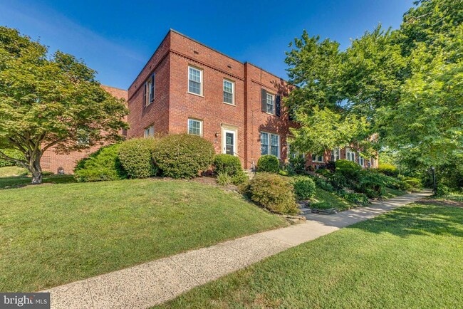 1500 S Barton St in Arlington, VA - Building Photo - Building Photo