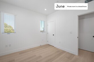 Private bedroom in 4 bed/3 bath Home in Los Angeles, CA - Building Photo - Building Photo