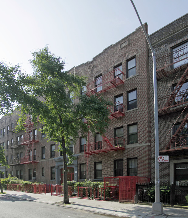 Ebbetts Court in Brooklyn, NY - Building Photo