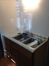 936 Barton Oaks Pl, Unit Basement in-law suite in Herndon, VA - Building Photo - Building Photo