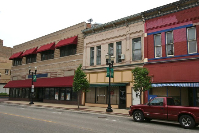 59 S Grove Ave in Elgin, IL - Building Photo - Building Photo