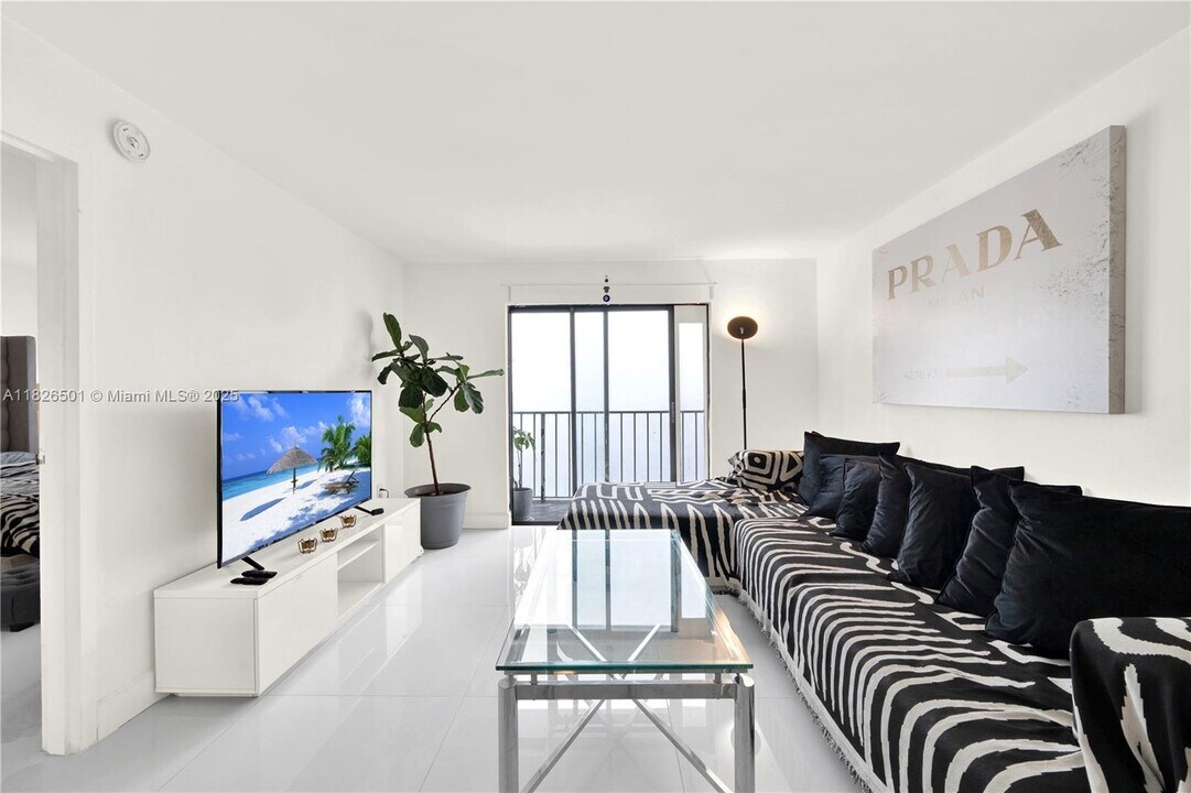 1225 West Ave in Miami Beach, FL - Building Photo
