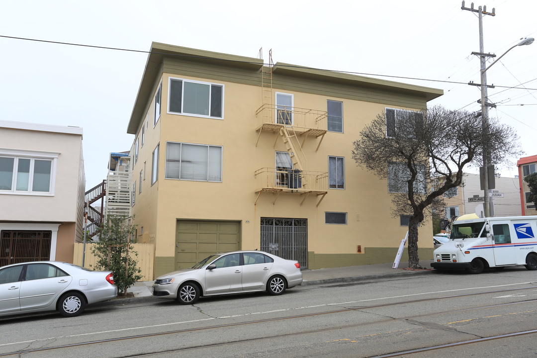 4000 Judah St in San Francisco, CA - Building Photo