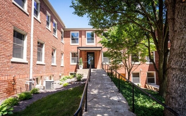 property at 101 N Rose St