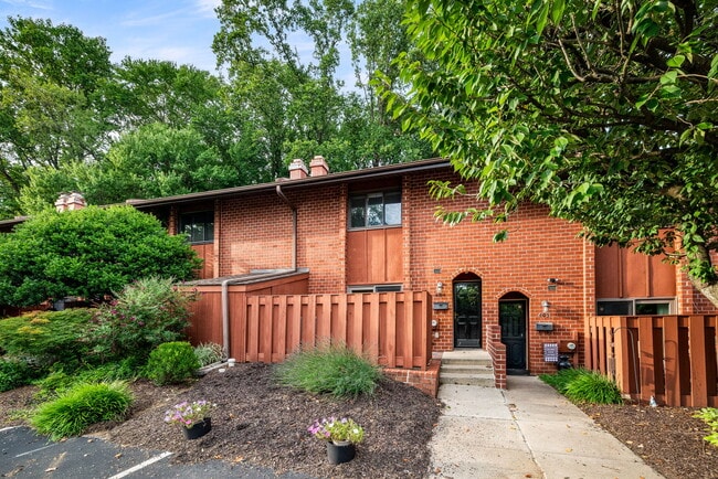 property at 404 Worthington Dr