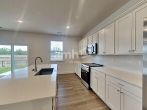 9139 Henley Ave in Reynoldsburg, OH - Foto de edificio - Building Photo