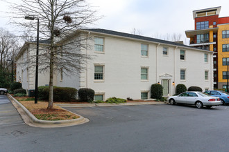 Selwyn Commons Condominiums in Charlotte, NC - Building Photo - Building Photo