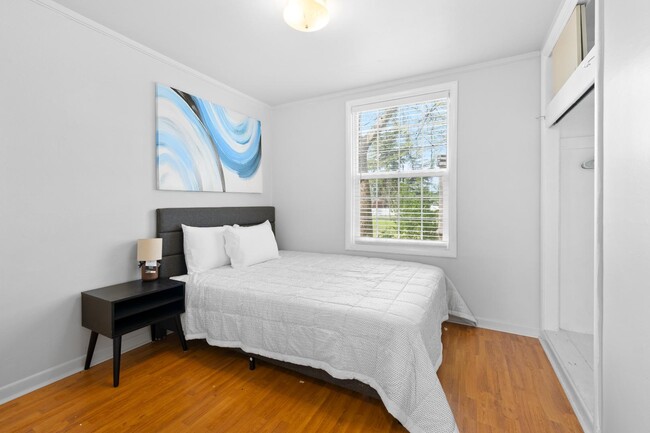 property at 1922 Scenic Ave