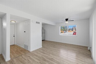 2705 Windswept Cove, Unit 101 in Austin, TX - Foto de edificio - Building Photo