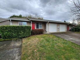 2226 19th Ave in Forest Grove, OR - Building Photo