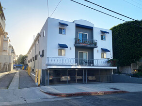 1540 N Formosa Ave in Los Angeles, CA - Building Photo - Building Photo