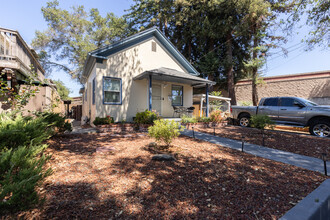 1000 Ripley St in Santa Rosa, CA - Building Photo - Building Photo