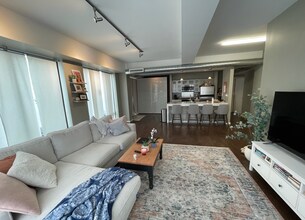 243 Northampton St, Unit 200 in Boston, MA - Foto de edificio - Building Photo