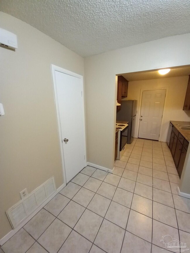 11 N Stillman St in Pensacola, FL - Building Photo - Building Photo