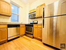 AMSTERDAM AVENUE in New York, NY - Building Photo