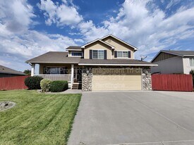 8716 W 1st Ave in Kennewick, WA - Building Photo