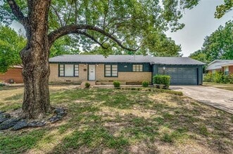207 Varsity Cir in Arlington, TX - Building Photo - Building Photo