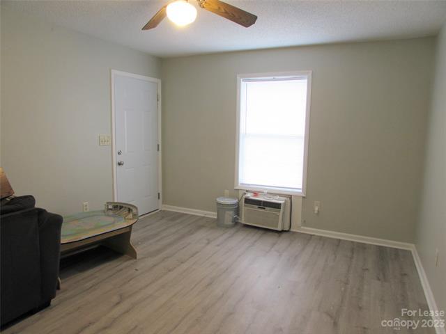 374 Water St-Unit -5 in Mooresville, NC - Foto de edificio - Building Photo