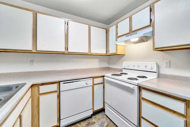 Hampton Ridge Apartments in Tigard, OR - Building Photo - Building Photo