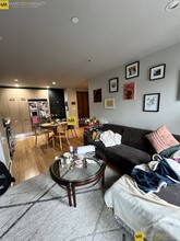 694 Massachusetts Ave, Unit 307 in Boston, MA - Foto de edificio - Building Photo