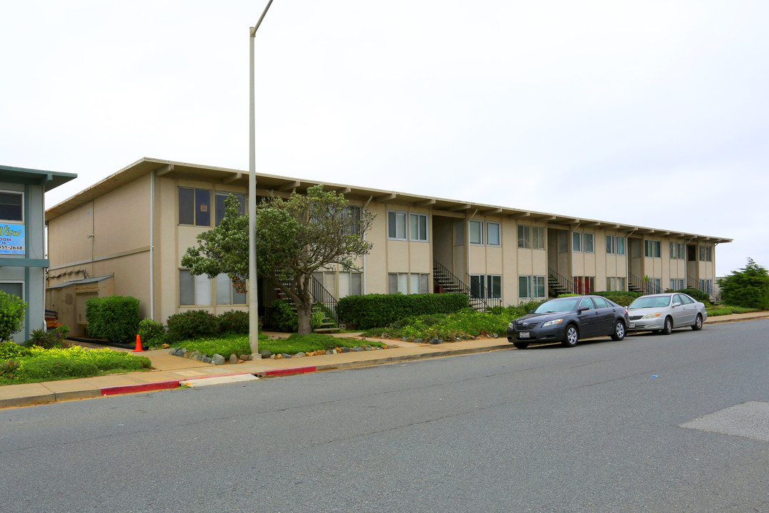 La Esplanade Apartments in Pacifica, CA - Building Photo