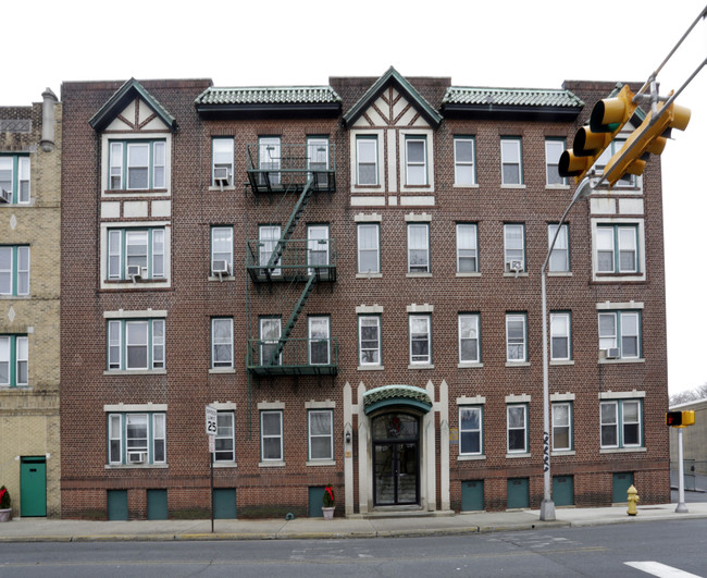 9-19 Dodd St in Bloomfield, NJ - Building Photo - Building Photo