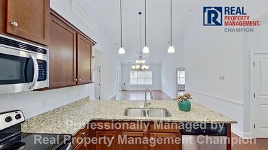 1043 Tideline Dr in Leland, NC - Building Photo - Building Photo