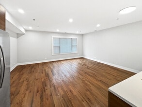 2127 W 18th St in Chicago, IL - Foto de edificio - Building Photo