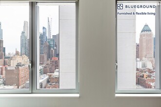 550 W 54th St in New York, NY - Foto de edificio - Building Photo