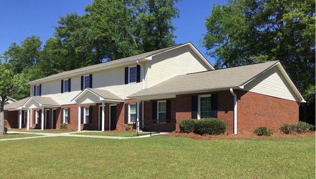 Forest Pointe in Butler, GA - Building Photo - Primary Photo