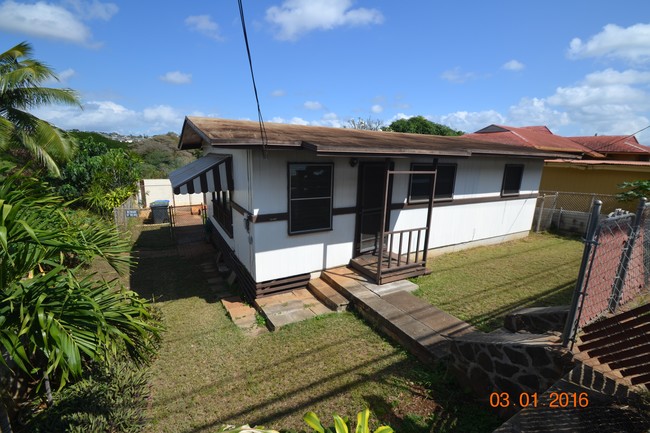 94-508 Farrington Hwy in Waipahu, HI - Building Photo - Building Photo