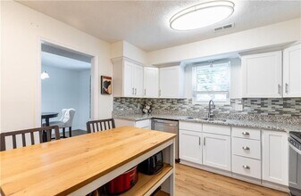 1529 Chilworth Ct in Virginia Beach, VA - Building Photo - Building Photo