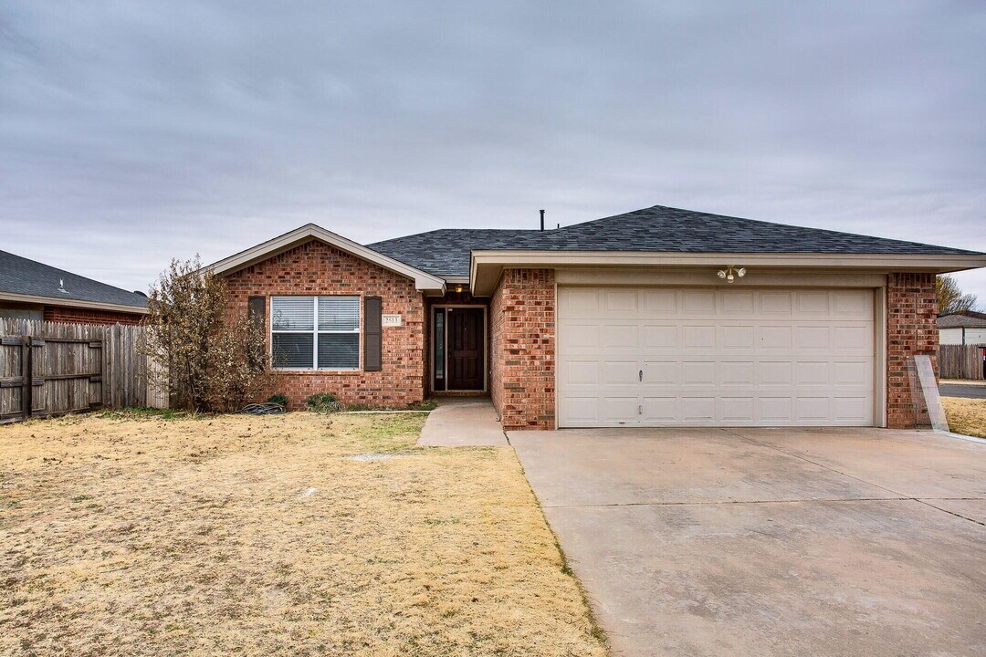 2513 108th Dr in Lubbock, TX - Building Photo